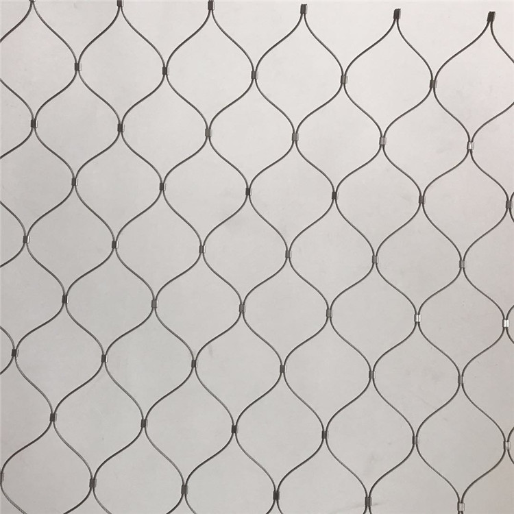 動物園不(bù)鏽鋼繩網安裝